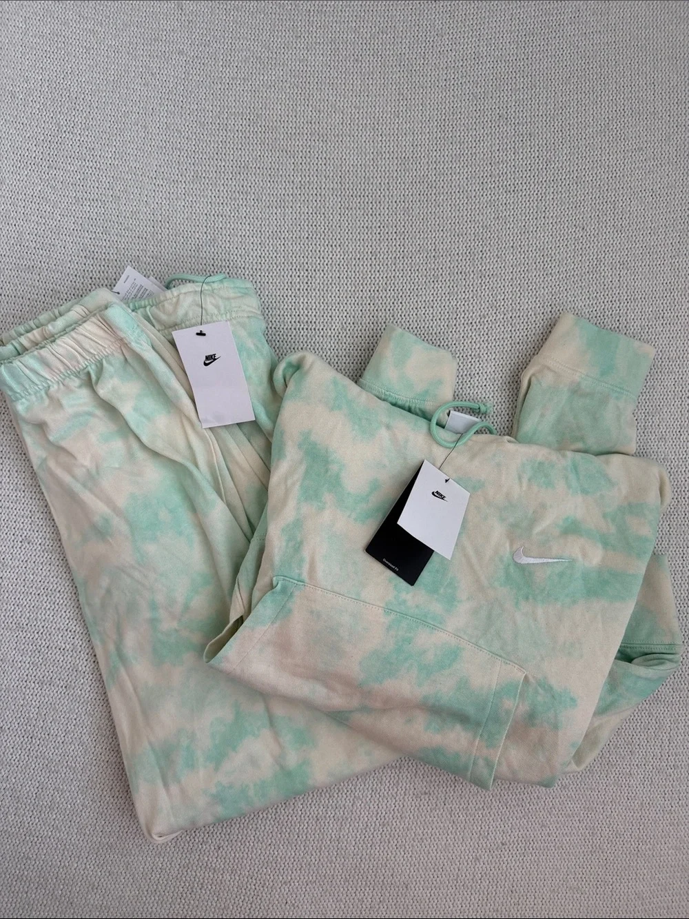 NWT! Nike Sportswear Cloud Dye Sweat Set Green/White Size Medium